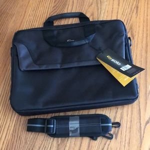 NWT Solo Pro Slim Brief / laptop bag